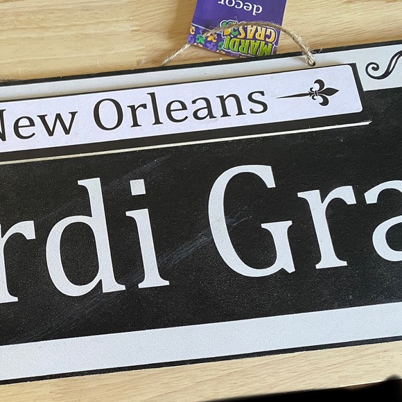 New Mardi Gras New Orleans farmhouse sign 🎭 - Picture 7 of 7
